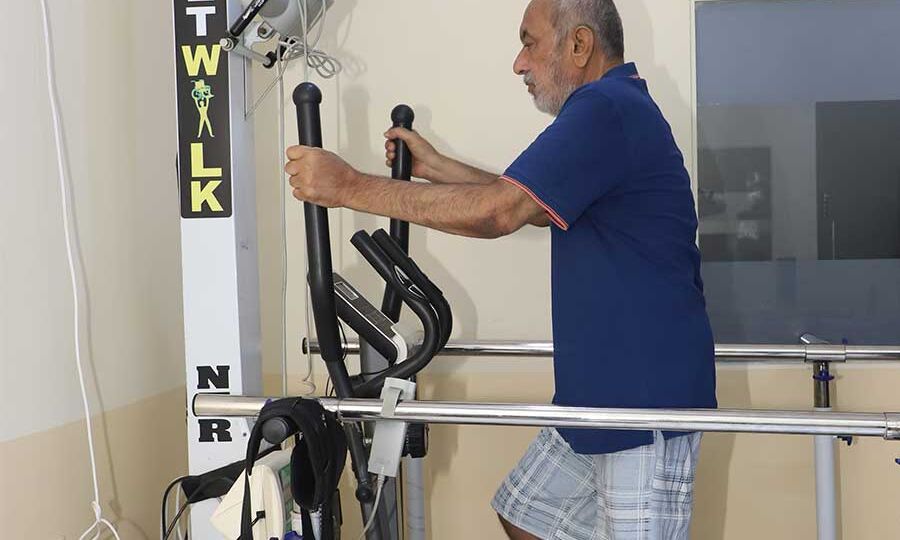 PHYSIOTHERAPY FOR SPINAL CORD INJURIES - Target walk
